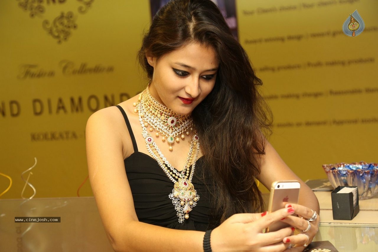 8th Hyderabad Jewellery n Gem Fair - 46 / 109 photos