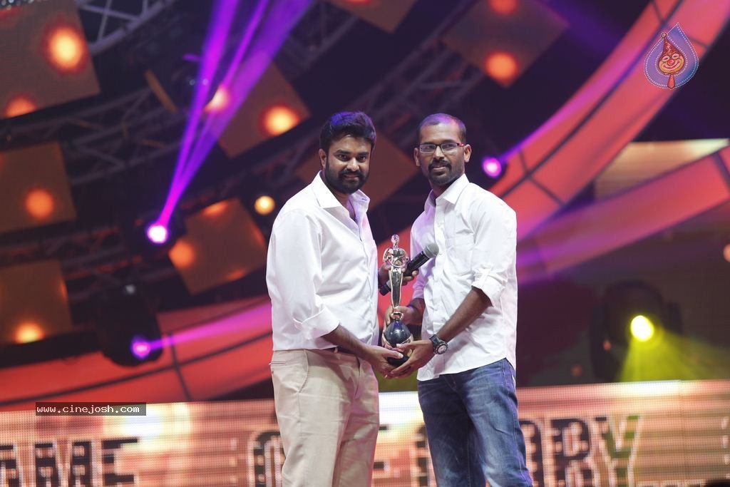 9th Vijay Awards Function Photos - 15 / 21 photos