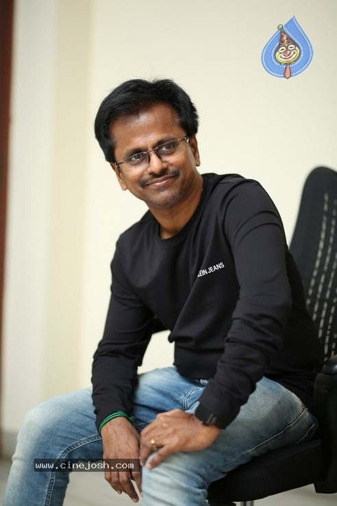 A.R. Murugadoss Interview Photos - 7 / 21 photos