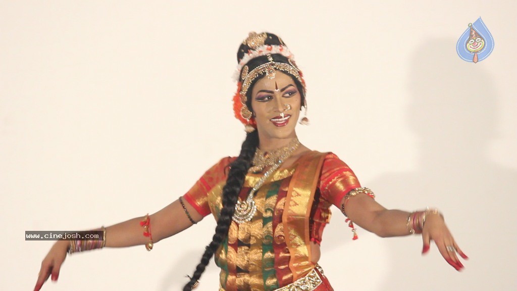 Haleem Khan's Thanksgiving Dance Show - 3 / 36 photos