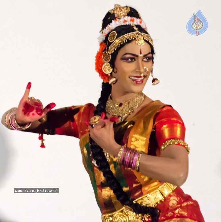 Haleem Khan's Thanksgiving Dance Show - 4 / 36 photos