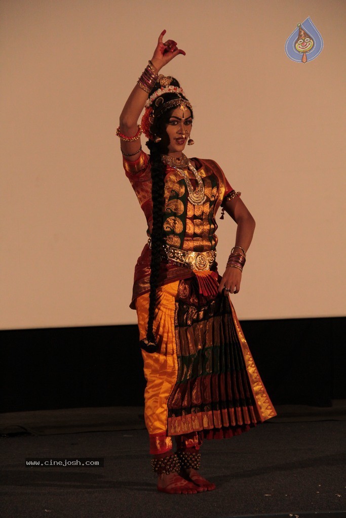 Haleem Khan's Thanksgiving Dance Show - 13 / 36 photos