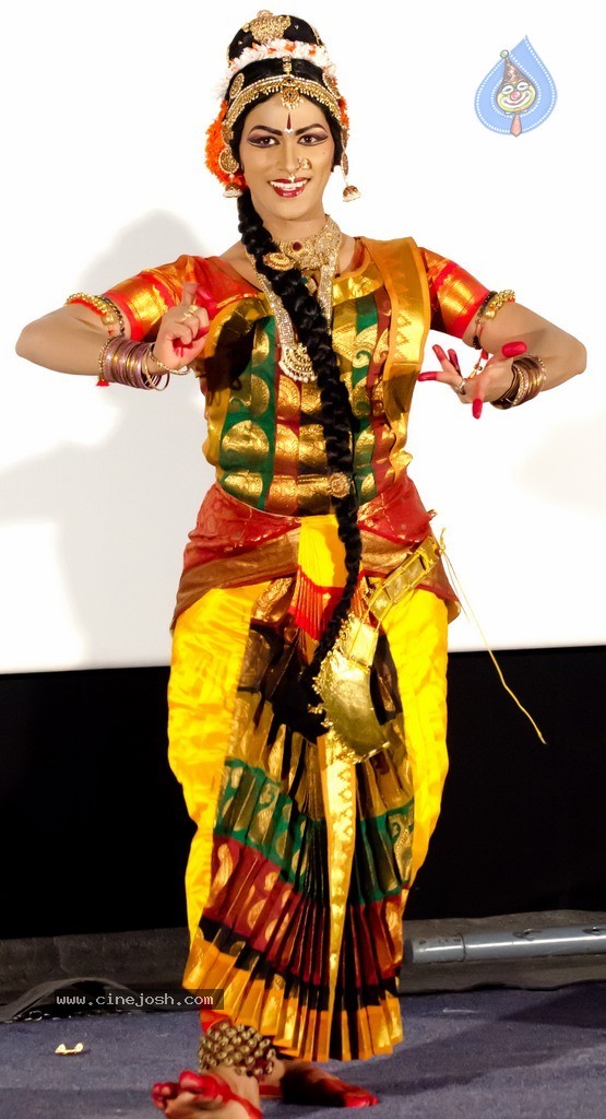 Haleem Khan's Thanksgiving Dance Show - 17 / 36 photos