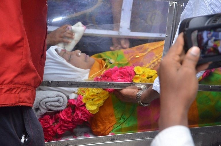 Aachi Manorama Condolences Photos - 41 / 165 photos