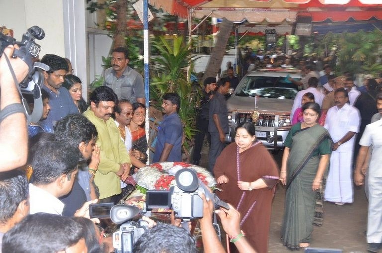 Aachi Manorama Condolences Photos - 125 / 165 photos
