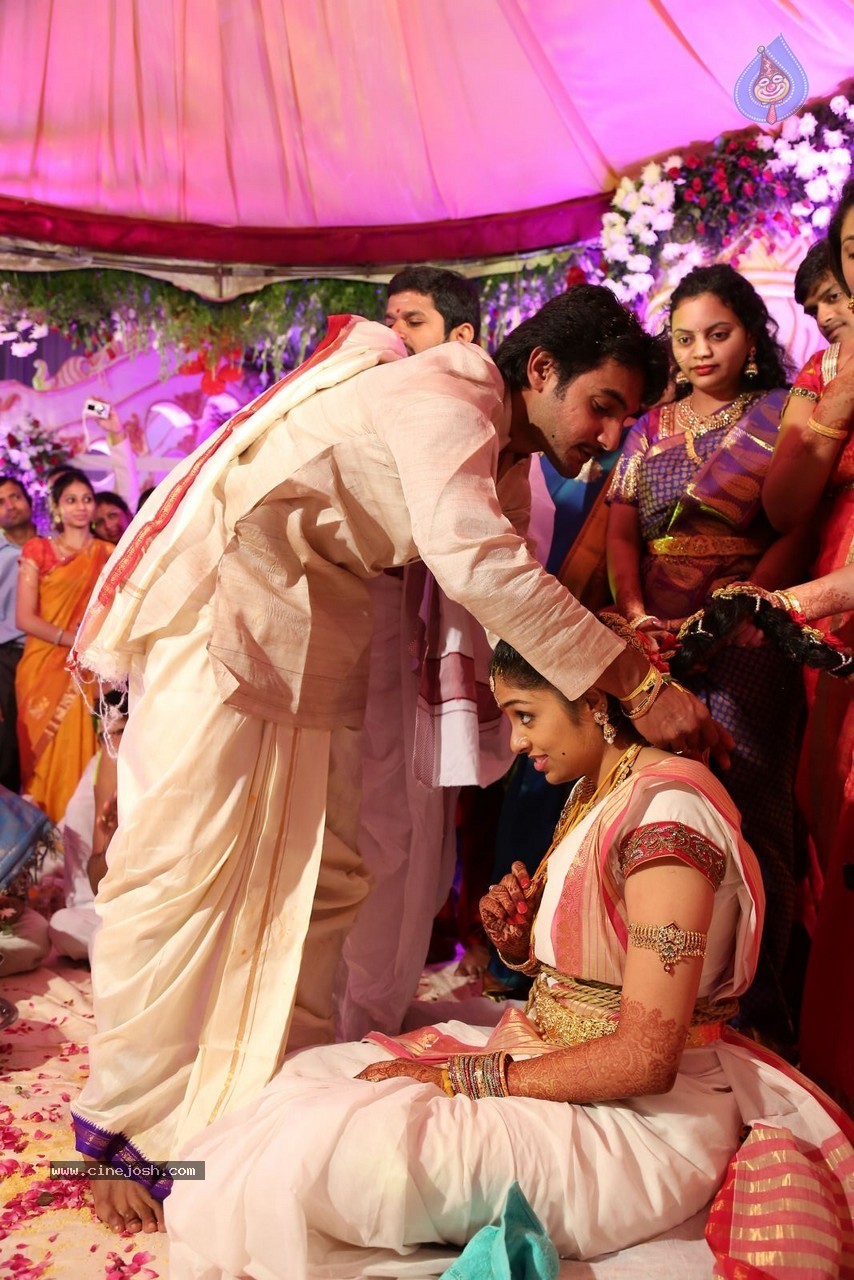 Aadi and Aruna Wedding Photos - 44 / 76 photos