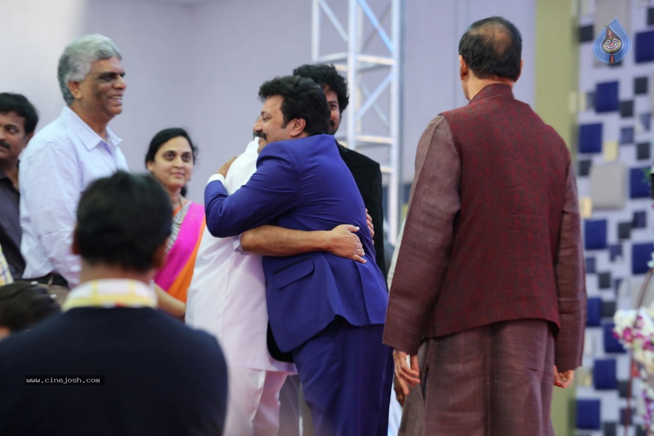 Aadi and Aruna Wedding Reception 02 - 123 / 170 photos