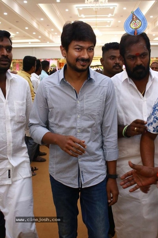 Abinesh Elangovan and Nandhini Wedding Reception - 22 / 42 photos