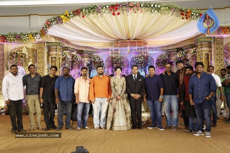 Abinesh Elangovan and Nandhini Wedding Reception - 27 / 42 photos