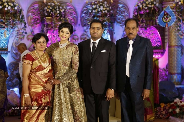Abinesh Elangovan and Nandhini Wedding Reception - 34 / 42 photos