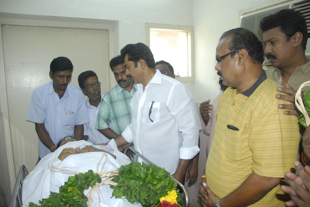 Kadhal Dhandapani Condolence Photos - 19 / 56 photos