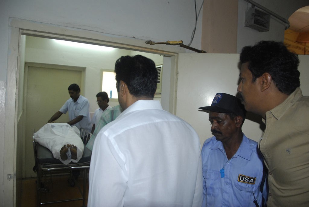 Kadhal Dhandapani Condolence Photos - 33 / 56 photos