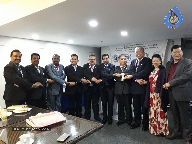 Actor Naresh Got His Excellency Award Form United Nations - 4 / 12 photos