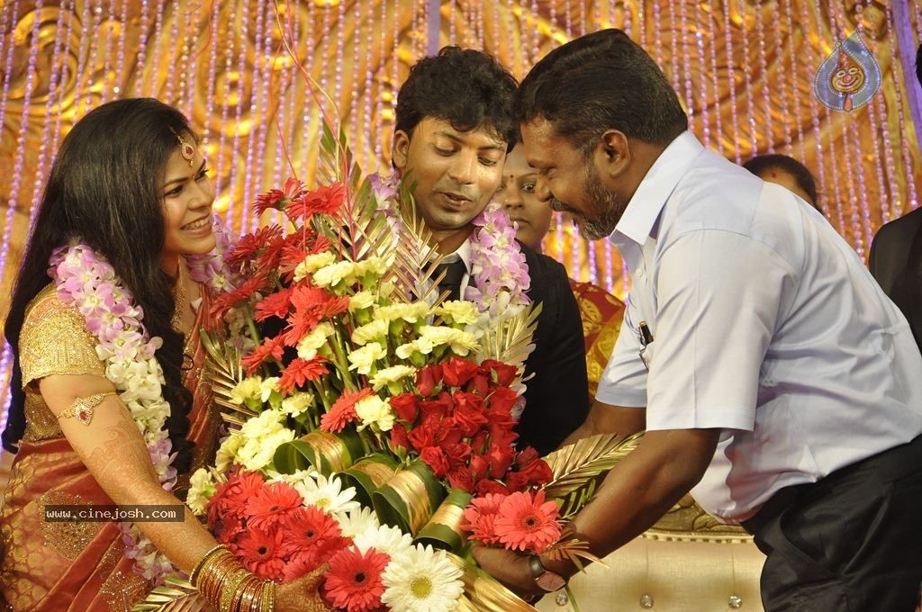 Actor Pandiarajan Son Wedding Reception - 22 / 102 photos