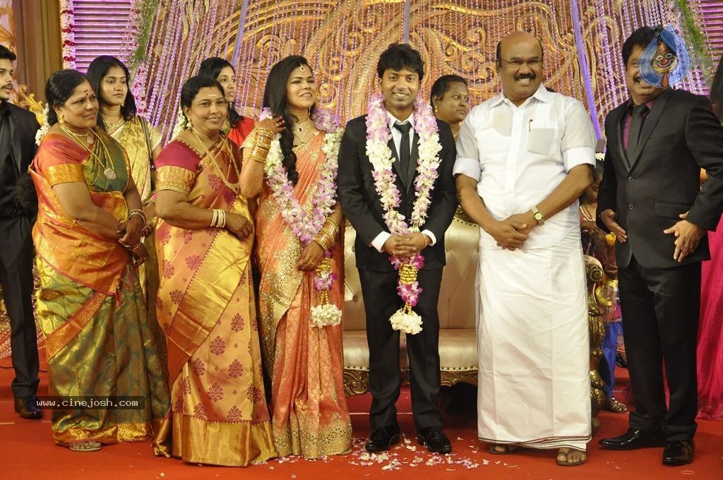 Actor Pandiarajan Son Wedding Reception - 34 / 102 photos