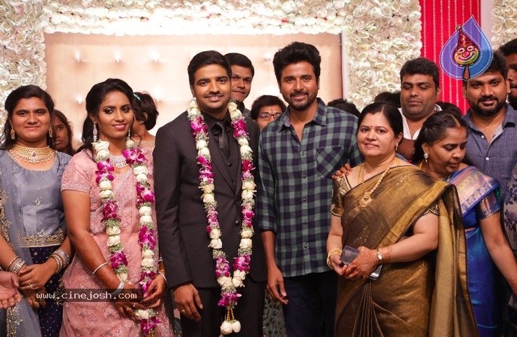 Actor Sathish - Sindhu Wedding Reception Stills - 4 / 105 photos