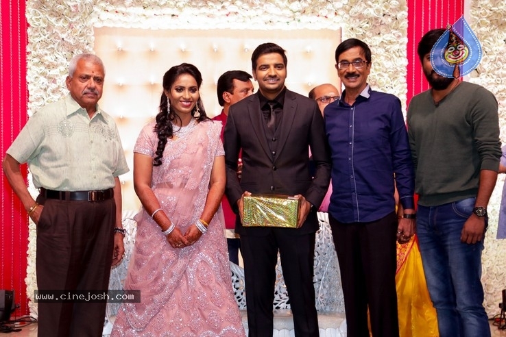 Actor Sathish - Sindhu Wedding Reception Stills - 14 / 105 photos