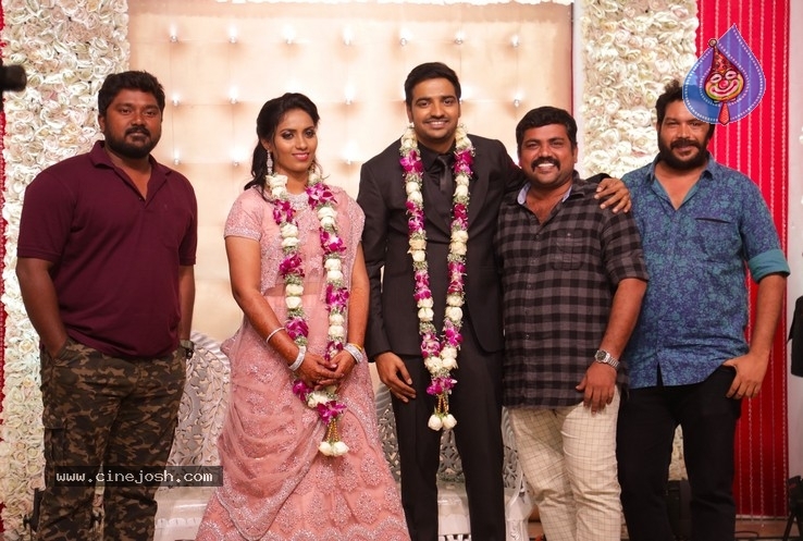 Actor Sathish - Sindhu Wedding Reception Stills - 30 / 105 photos