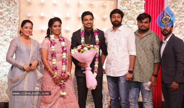Actor Sathish - Sindhu Wedding Reception Stills - 38 / 105 photos