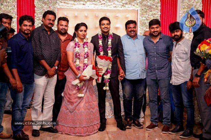 Actor Sathish - Sindhu Wedding Reception Stills - 45 / 105 photos
