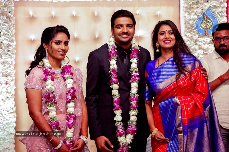 Actor Sathish - Sindhu Wedding Reception Stills - 60 / 105 photos