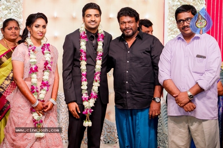 Actor Sathish - Sindhu Wedding Reception Stills - 86 / 105 photos