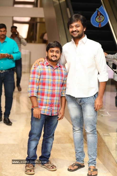 Actor Sathish - Sindhu Wedding Reception Stills - 91 / 105 photos