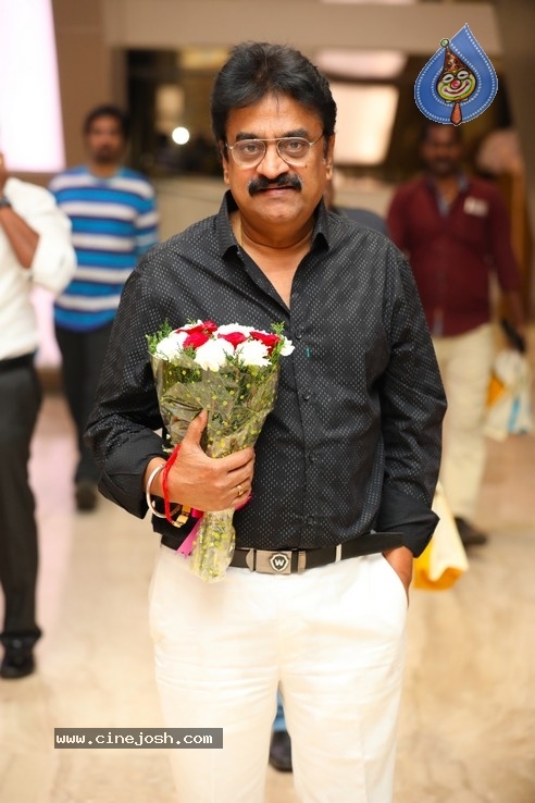 Actor Sathish - Sindhu Wedding Reception Stills - 94 / 105 photos
