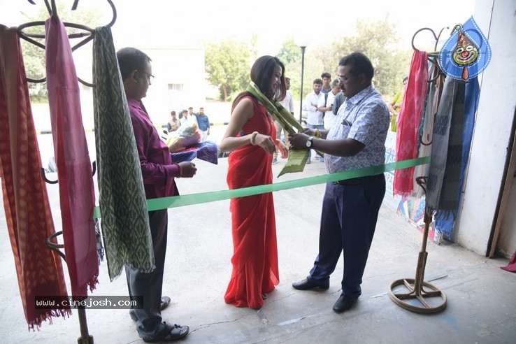 Actress Sahithi Jadi Inaugurates Pochampally IKAT Art Mela - 9 / 15 photos