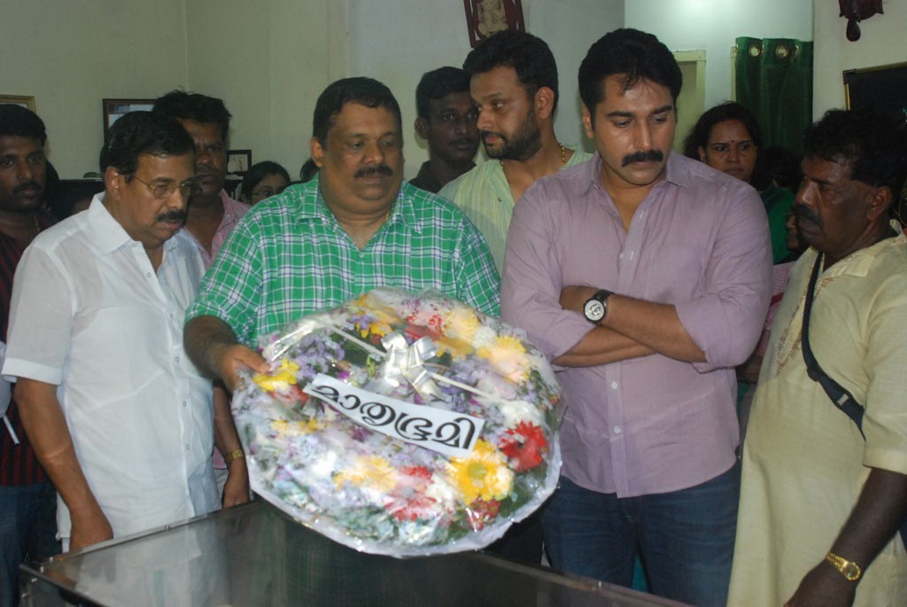 Actress Sukumari Condolences Photos - 36 / 72 photos