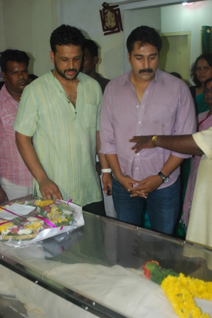 Actress Sukumari Condolences Photos - 52 / 72 photos