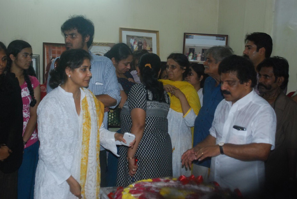 Actress Sukumari Condolences Photos - 53 / 72 photos
