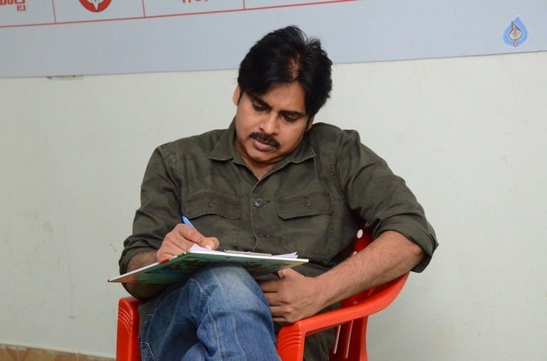 AGRI BSC Students Meets Pawan Kalyan - 7 / 21 photos