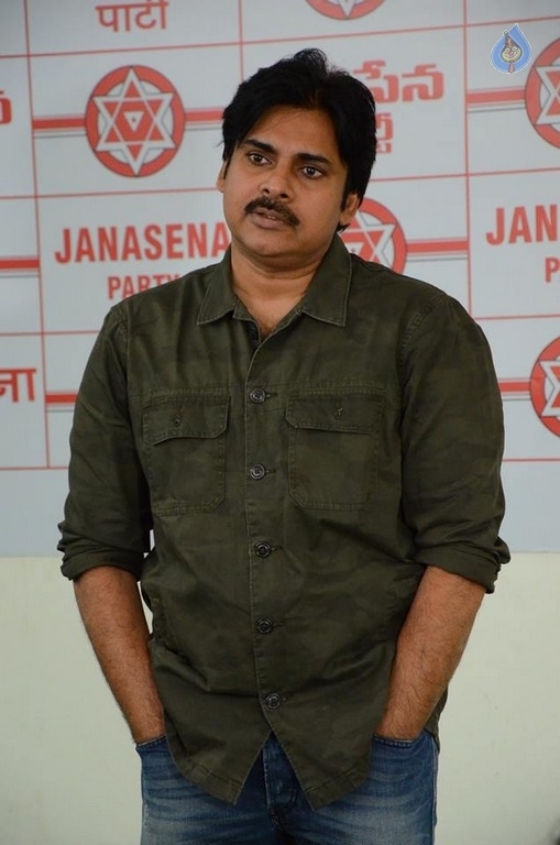 AGRI BSC Students Meets Pawan Kalyan - 10 / 21 photos