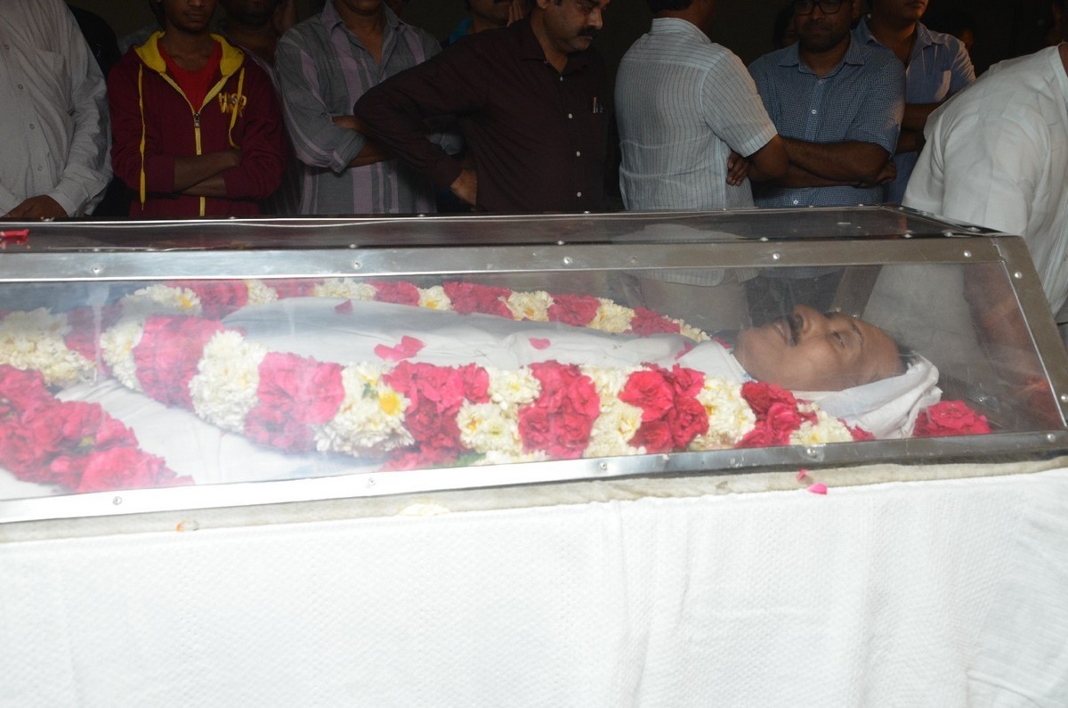 Ahuti Prasad Condolences Photos - 33 / 129 photos