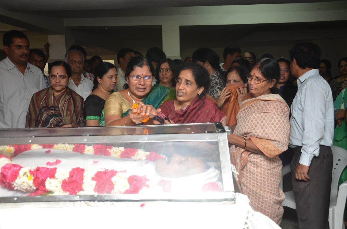 Ahuti Prasad Condolences Photos - 70 / 129 photos