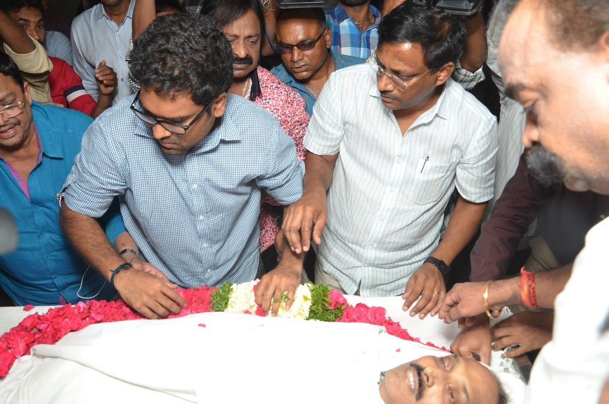 Ahuti Prasad Condolences Photos - 105 / 129 photos
