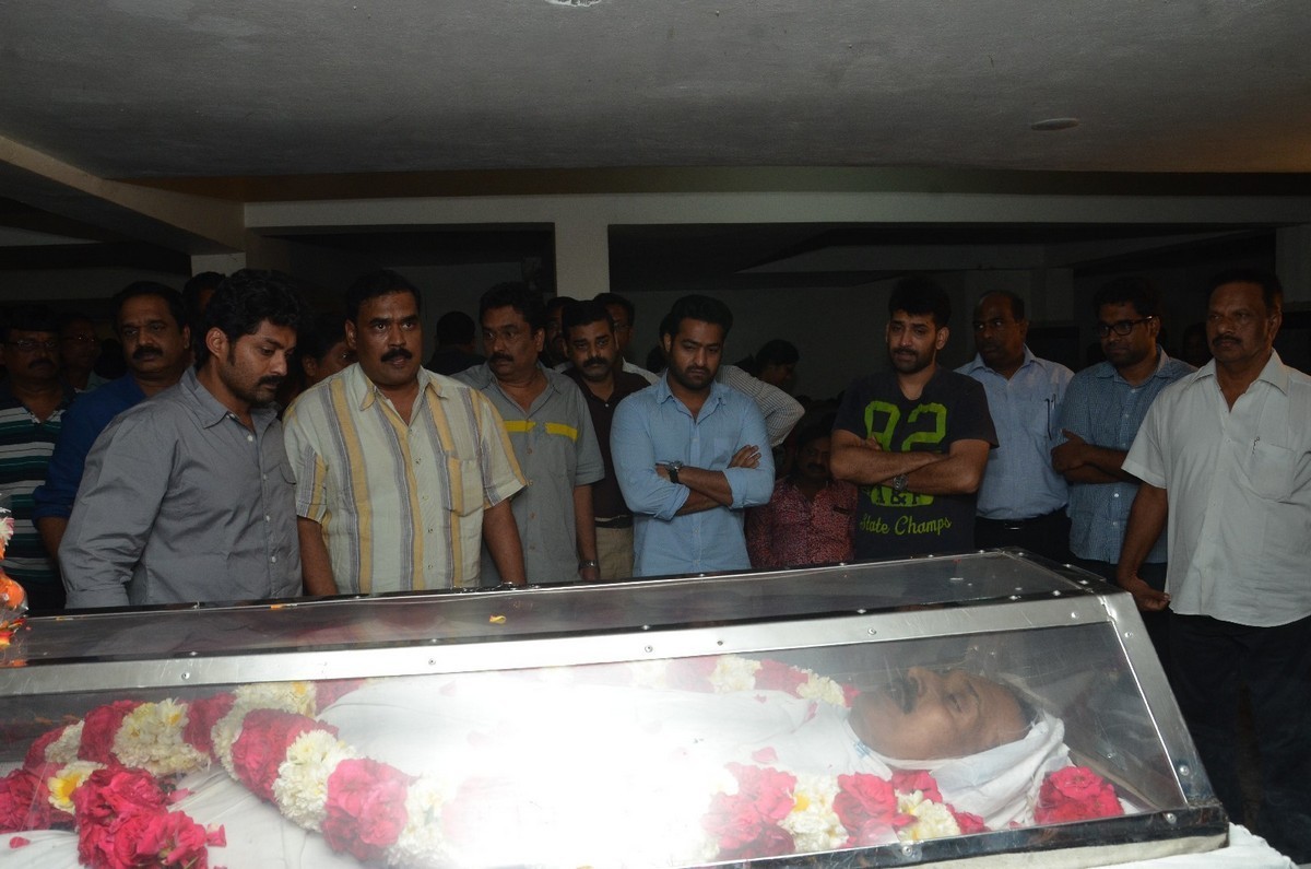 Ahuti Prasad Condolences Photos - 108 / 129 photos
