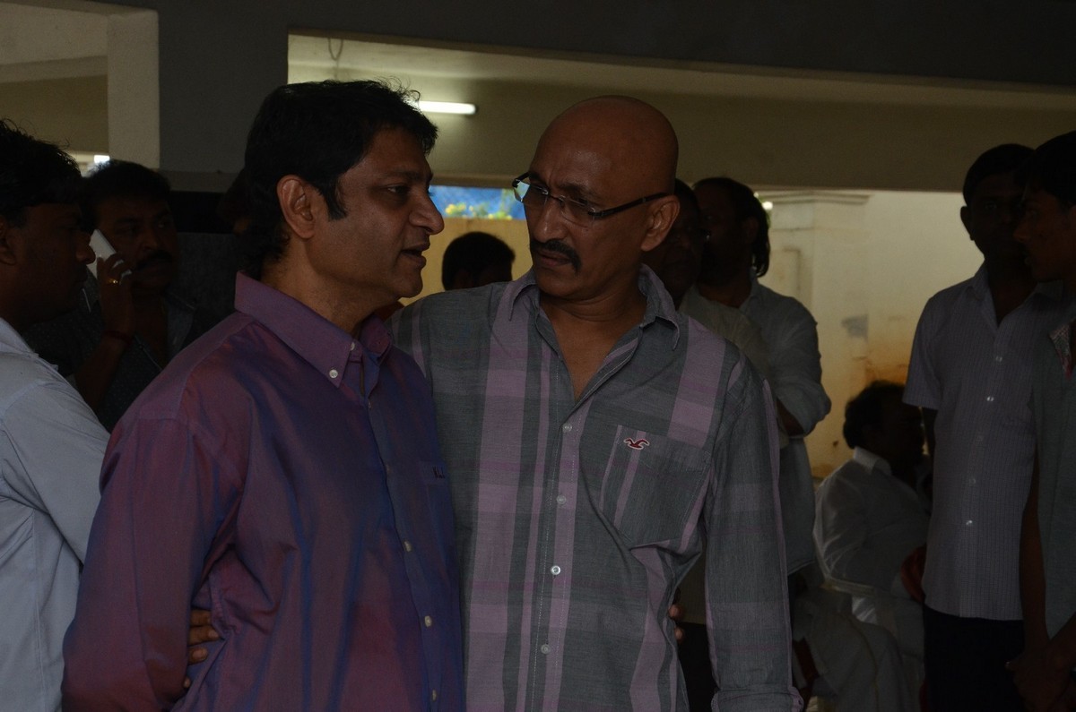 Ahuti Prasad Condolences Photos - 113 / 129 photos