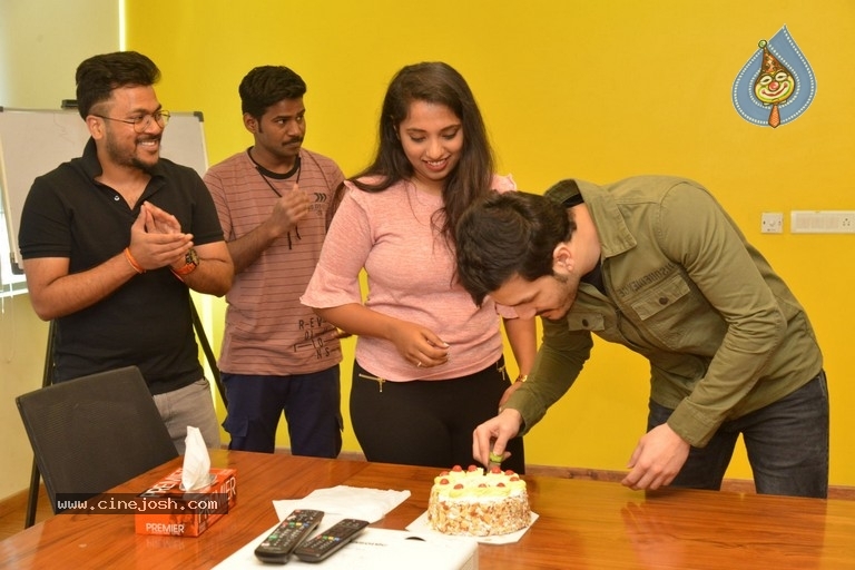 Akhil Akkineni at Radio Mirchi - 16 / 17 photos