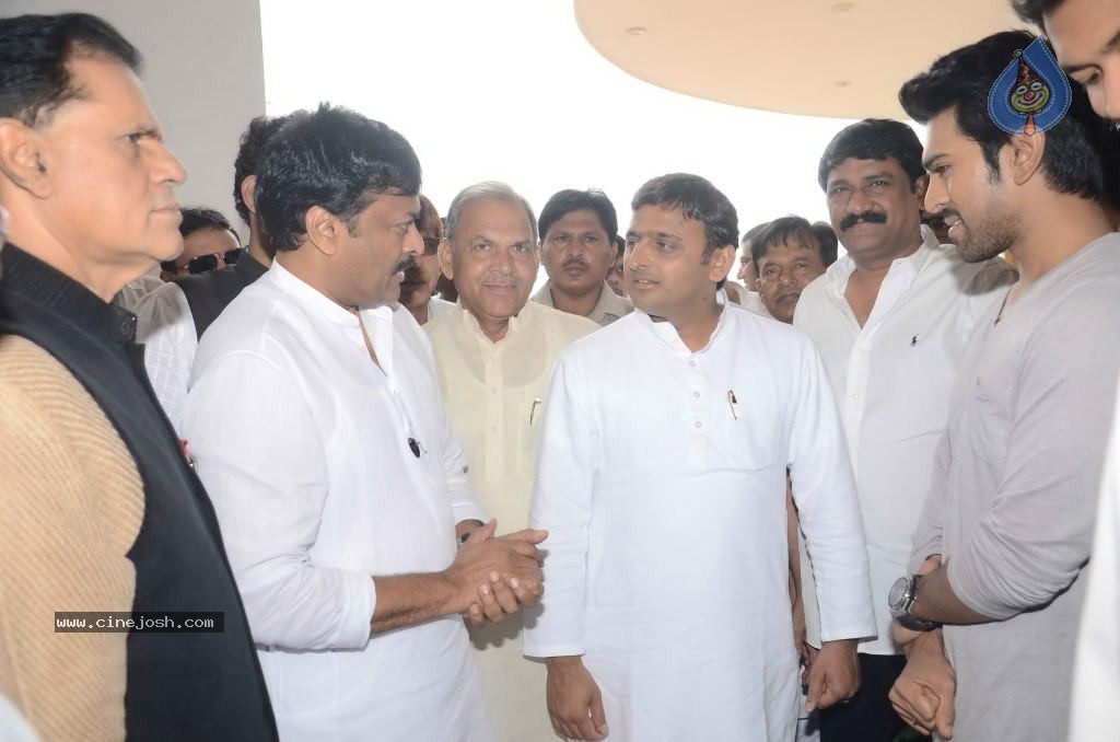 Akhilesh Yadav Meets AP Politicians - 8 / 34 photos