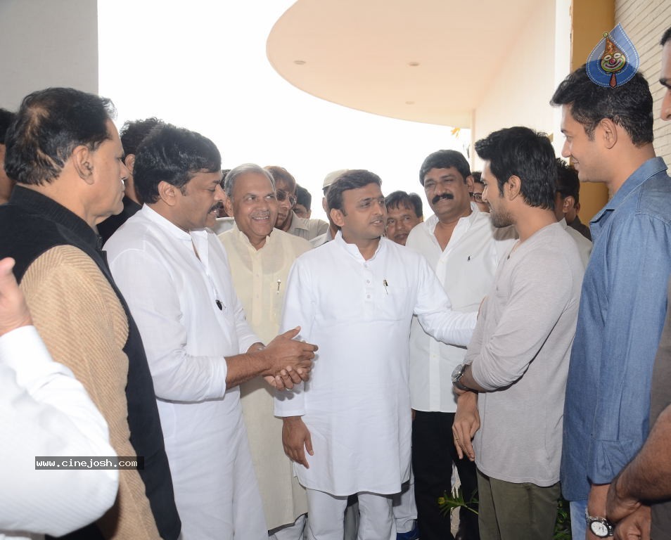Akhilesh Yadav Meets AP Politicians - 32 / 34 photos