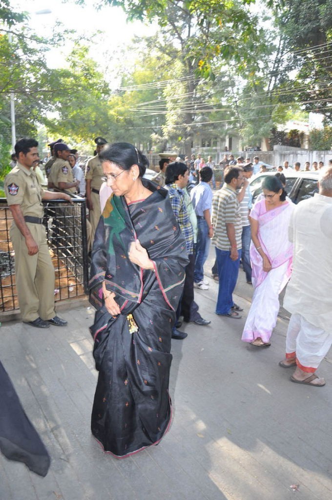 Akkineni Annapurna Condolences-2 - 88 / 114 photos