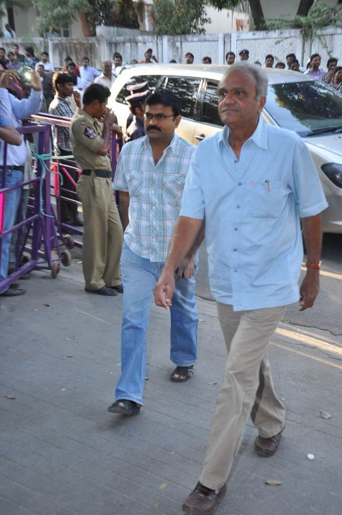 Akkineni Annapurna Condolences-2 - 94 / 114 photos