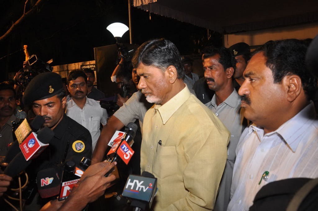 Akkineni Annapurna Condolences-3 - 18 / 22 photos