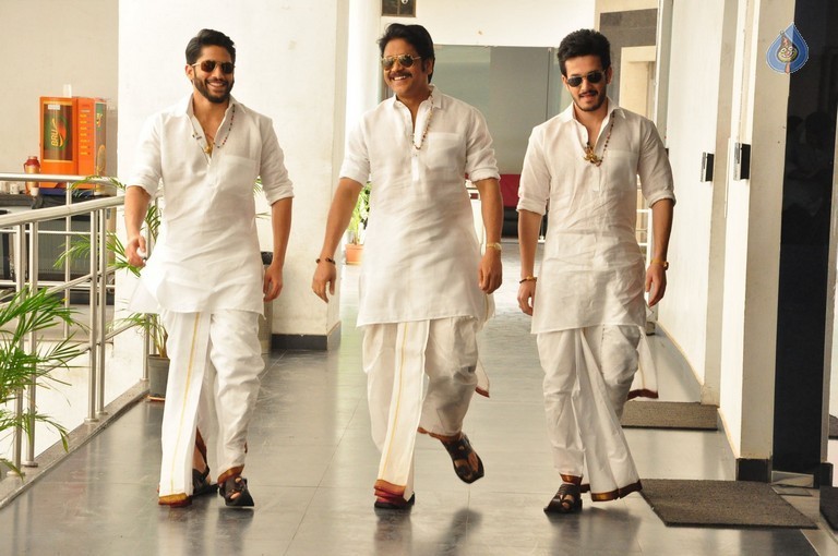 Akkineni Heroes Panche Kattu Photos - 12 / 26 photos