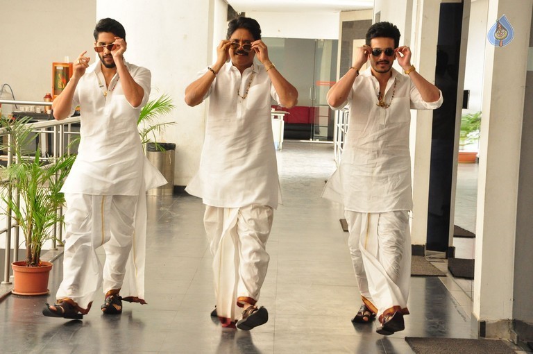 Akkineni Heroes Panche Kattu Photos - 14 / 26 photos