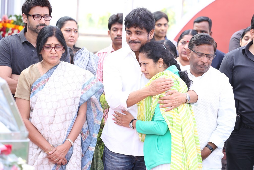 Akkineni Nageswara Rao Condolences Photos 02 - 4 / 211 photos