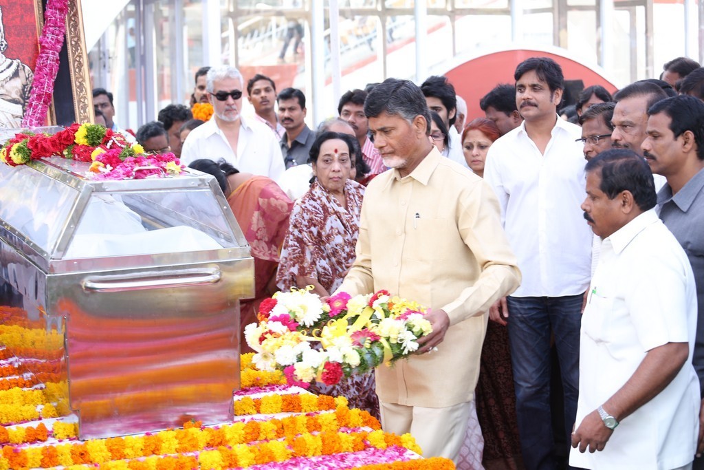 Akkineni Nageswara Rao Condolences Photos 02 - 22 / 211 photos