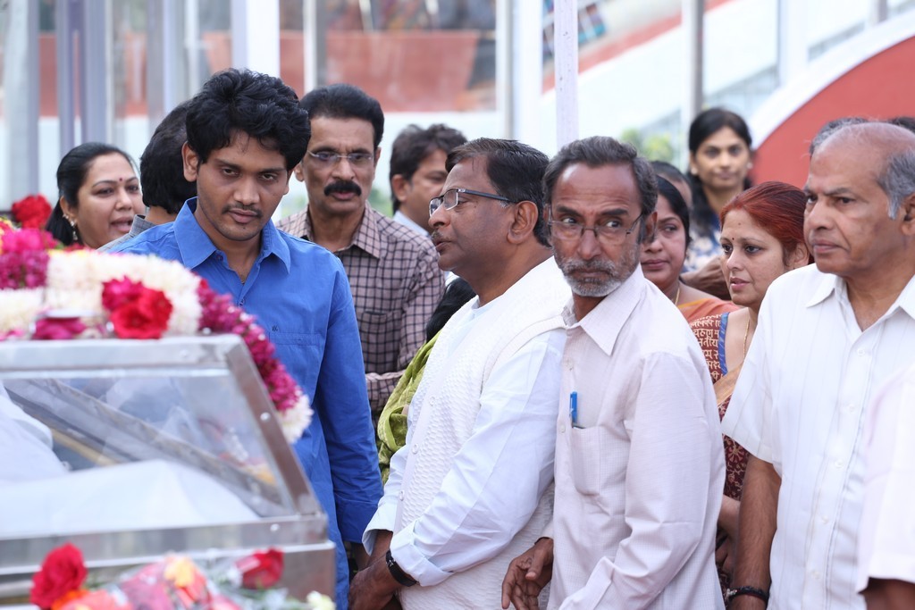 Akkineni Nageswara Rao Condolences Photos 02 - 46 / 211 photos